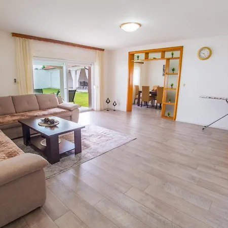 Sun Haven Oasis * Mostar